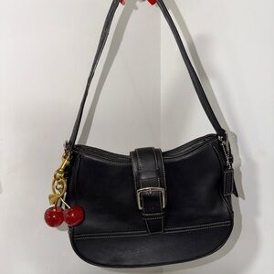 Coach Hampton Buckle SoHo
Shoulder